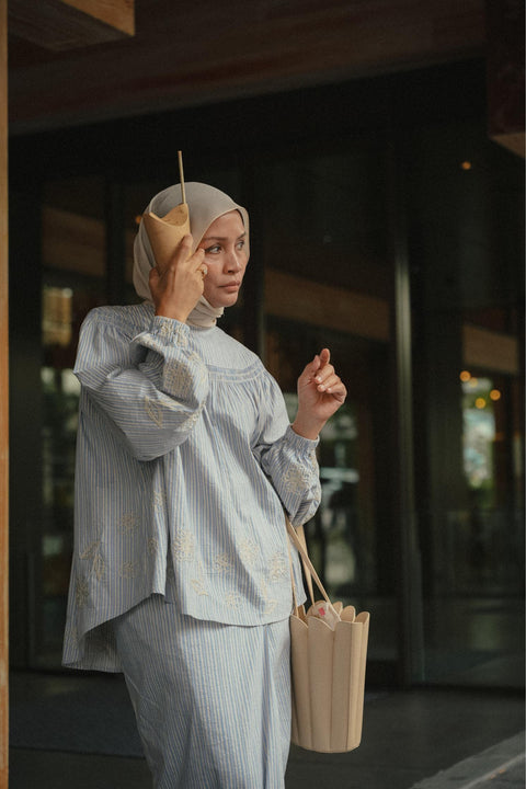 LILY KURUNG IN SKY