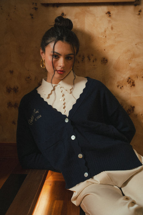 CLASSIC CARDI IN BLEU MARINE