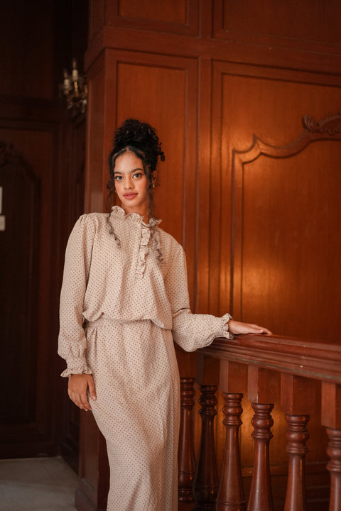 ZAHRA KURUNG IN BEIGE