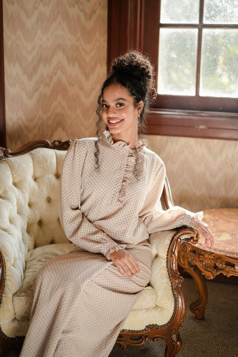 ZAHRA KURUNG IN BEIGE