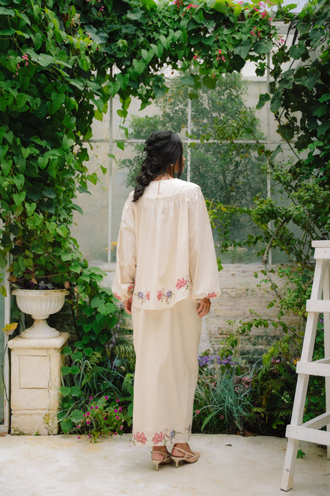 LILY KURUNG IN WILDFLOWER