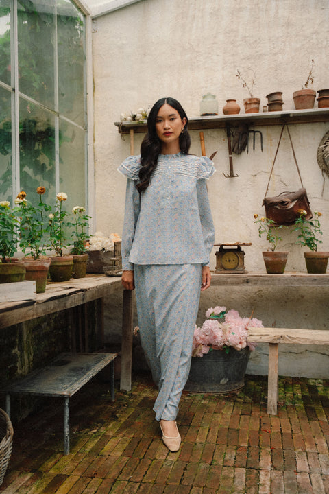 MAGGIE KURUNG IN FORGET-ME-NOT