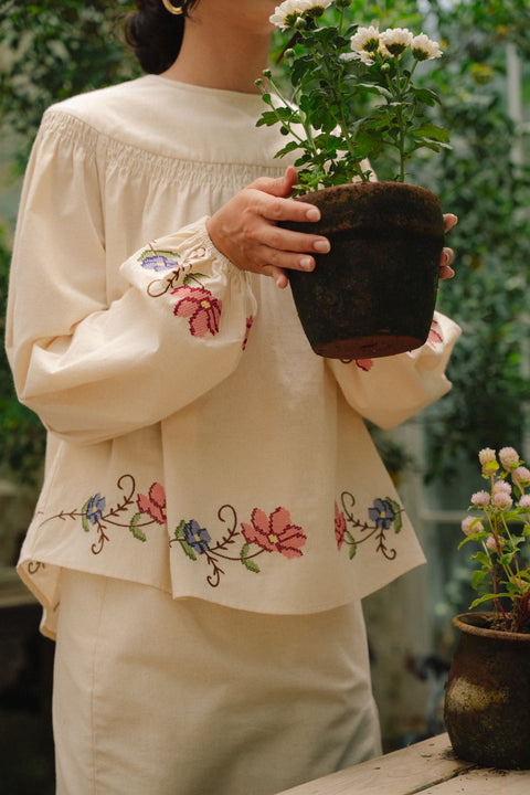 LILY KURUNG IN WILDFLOWER
