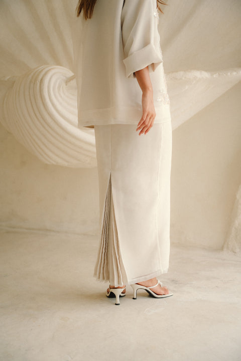 CAMELIA ORGANZA SKIRT IN VANILLA SILK