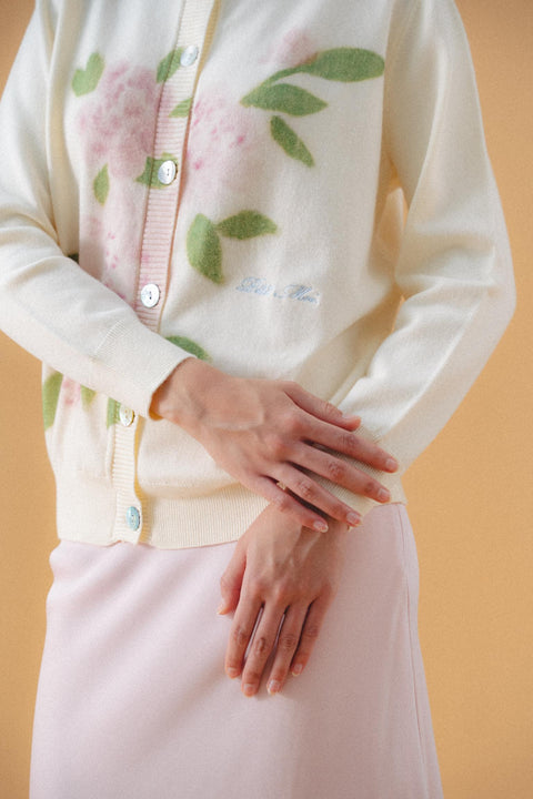 ELINOR CARDI IN BLOOM