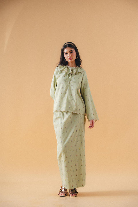 ROSEMARY KURUNG IN WILD SAGE