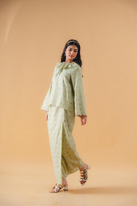 ROSEMARY KURUNG IN WILD SAGE