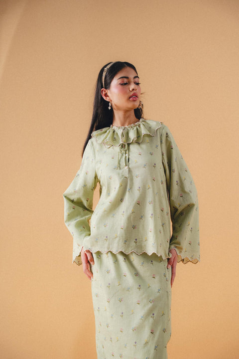 ROSEMARY KURUNG IN WILD SAGE