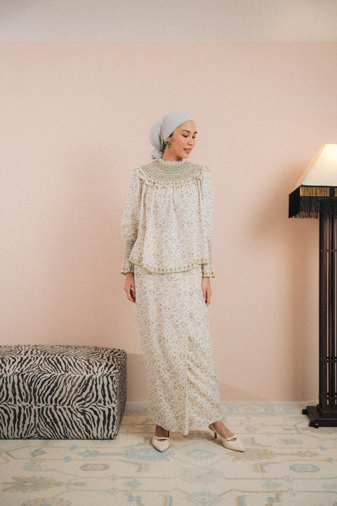 CARO KURUNG IN VERT FLEURI (ADULT)