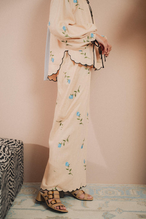 LYLA KURUNG IN BRIAR ROSE