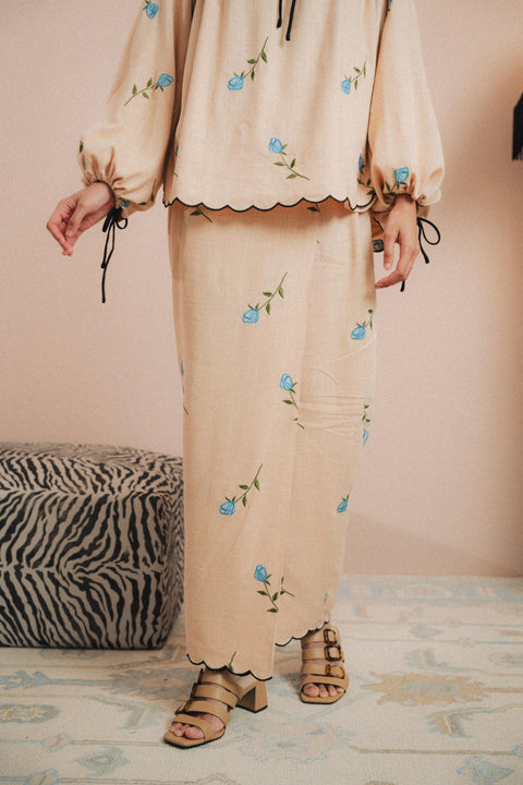 LYLA KURUNG IN BRIAR ROSE