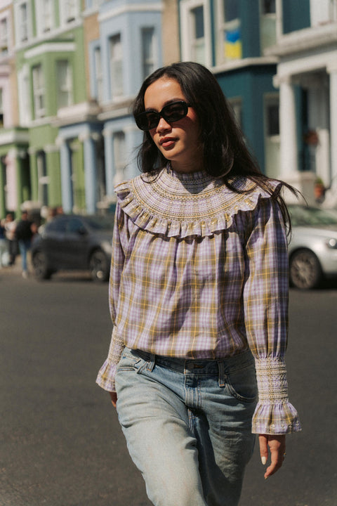CARO KURUNG IN VIOLETTA
