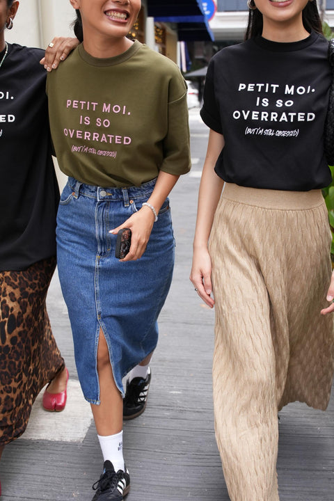 OVERRATED TEE IN OLIVE
