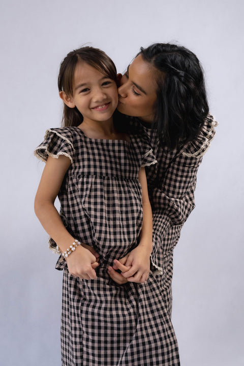 DARCY KURUNG IN NOIR GINGHAM