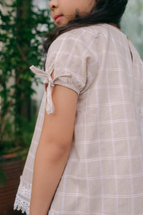 MARIE KURUNG IN TAN