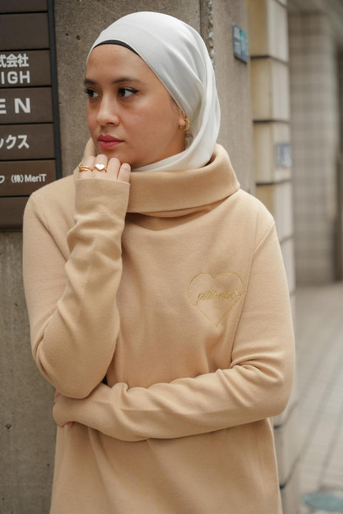 CLASSIC TURTLENECK TOP IN CAPPUCCINO
