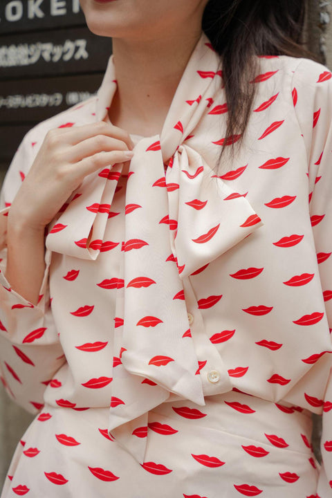 LIP PRINT BLOUSE