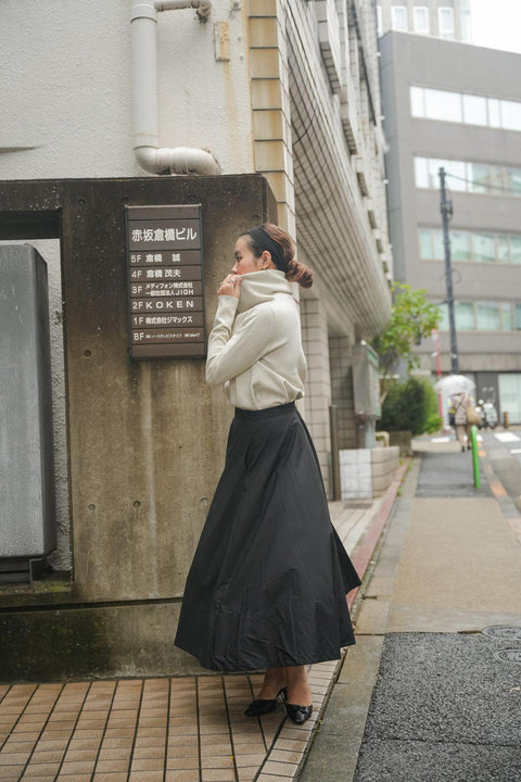 CLASSIC TURTLENECK TOP IN STONE