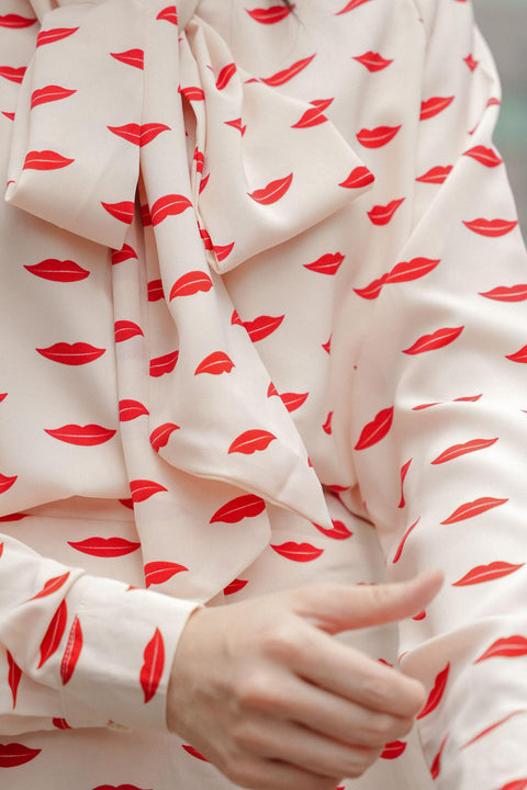 LIP PRINT BLOUSE