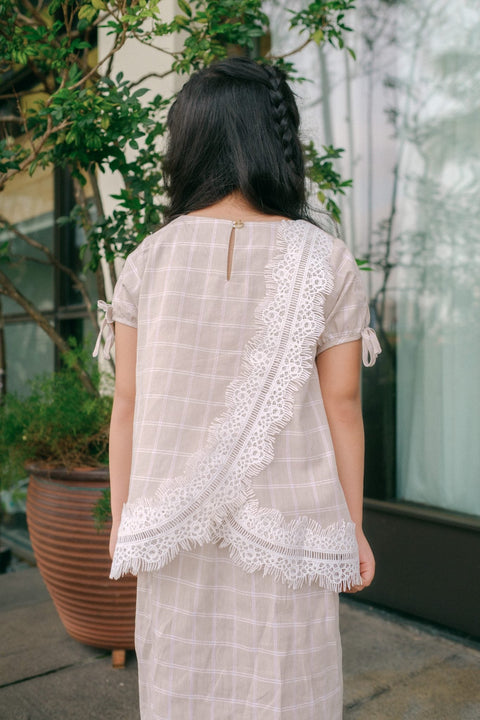 MARIE KURUNG IN TAN