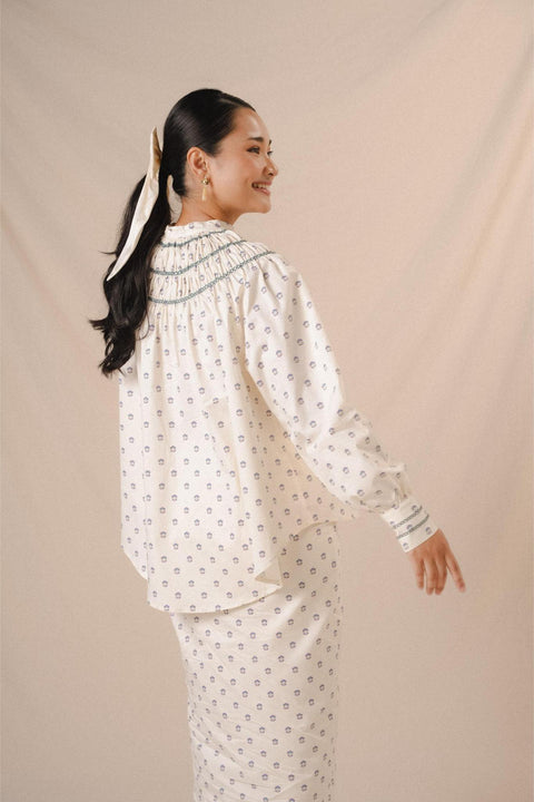 YASMINE KURUNG IN CORNFLOWER