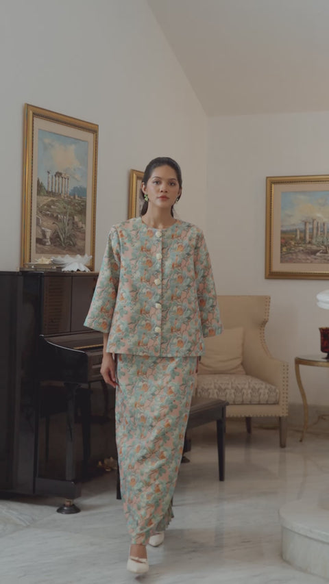 MAJORELLE KURUNG IN PEONY MIST