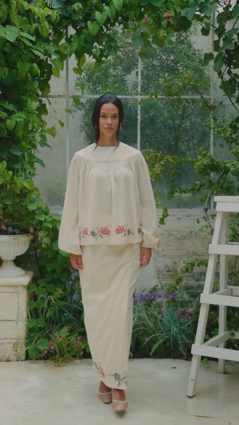 LILY KURUNG IN WILDFLOWER