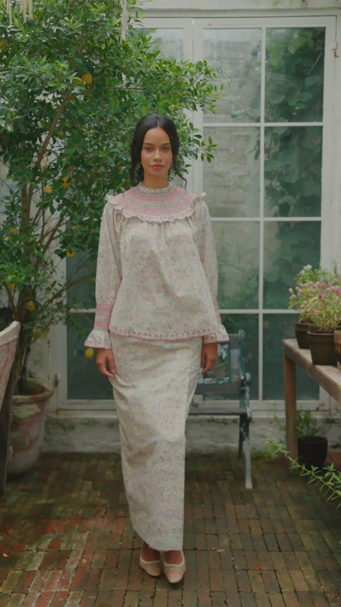 CARO KURUNG IN MIDSUMMER