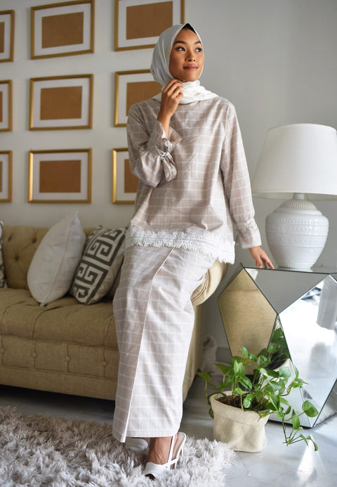 CHARLOTTE KURUNG IN TAN